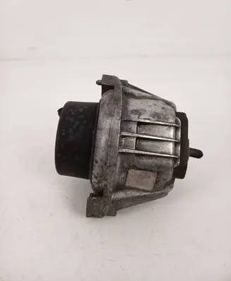 BMW 3 E90 E91 Engine mount bracket 13981112