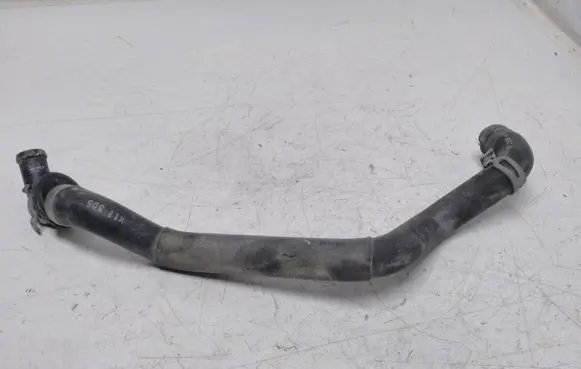 Mercedes-Benz CLS C219 Engine coolant pipe/hose A2118302796