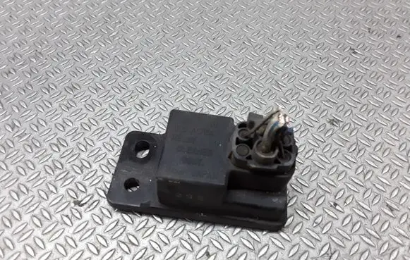 Lexus LS 400 Light washer relay 8594233010