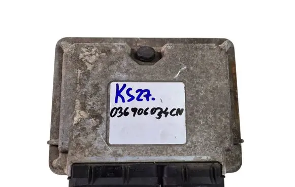 Volkswagen PASSAT B5.5 Engine control unit/module 2284486443