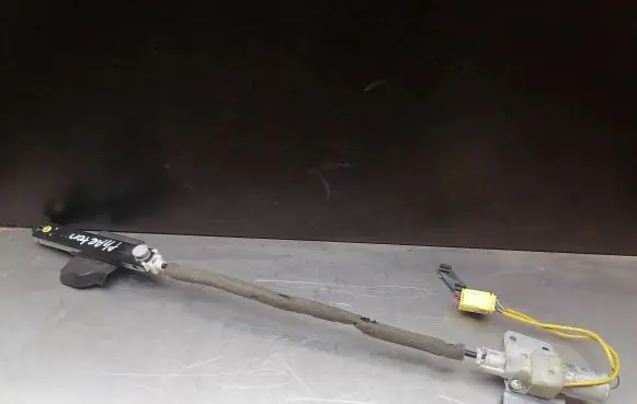 Volkswagen Phaeton Seat belt adjustment motor 3D7857819B