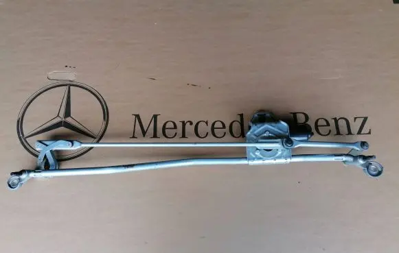 Front wiper linkage