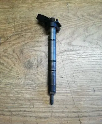 Audi A6 S6 C6 4F Fuel injector 059130277R