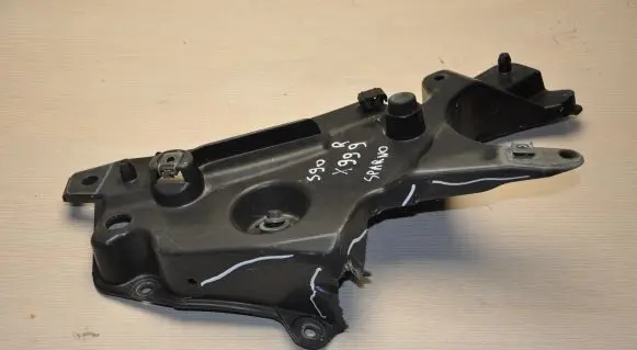 Volvo S90, V90 Fender mounting bracket 31447898
