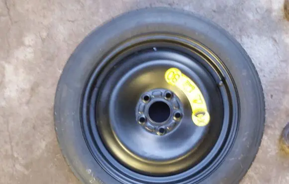 Ford Focus Spare wheel section trim 