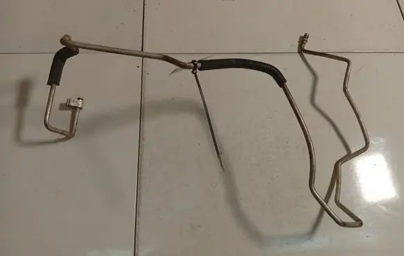 Toyota Avensis T250 Air conditioning (A/C) pipe/hose 