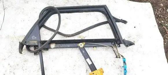 Audi A4 S4 B6 8E 8H Rear door window/glass frame 