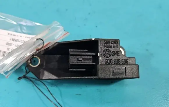Volkswagen Polo IV 9N3 Fuel cut-off switch 5WK42895 IMPRK1382590