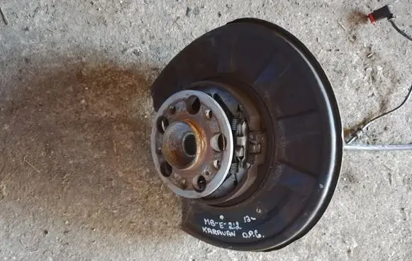 Mercedes-Benz E W212 Rear wheel hub