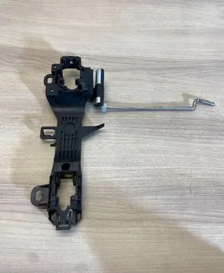 Toyota Yaris Front door coupe exterior handle/bracket 