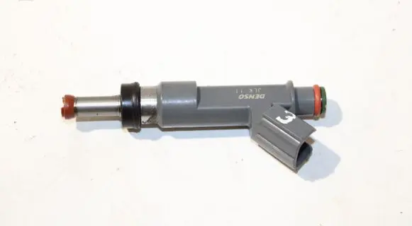 Toyota C-HR I Fuel injector 232500T110