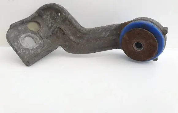 Peugeot 308 Radiator mount bracket