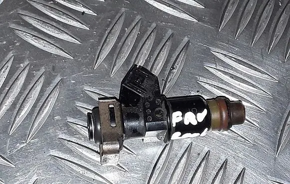Fuel injector