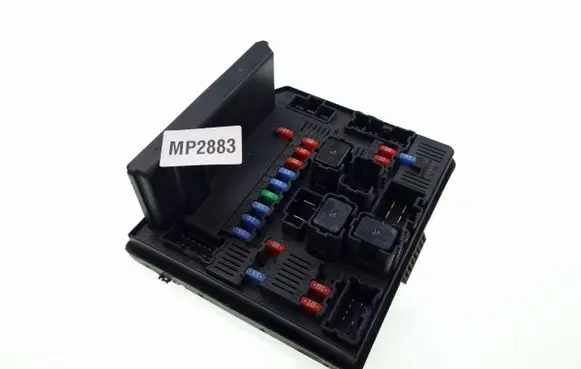 Nissan Qashqai Fuse module 284B7BB00C 522792F02 4647882010