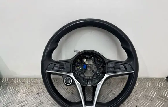 Alfa Romeo Giulia Steering wheel 01561262850