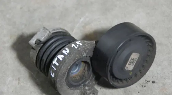 Mercedes-Benz Citan W415 Generator/alternator belt tensioner