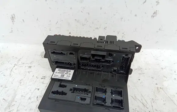 Mercedes-Benz CLS C219 Fuse module A2115459001
