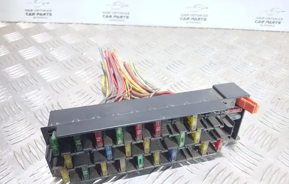 Renault 19 Fuse module 7703197448