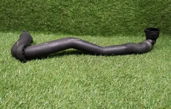 Volkswagen Tiguan Engine coolant pipe/hose 5N0122291
