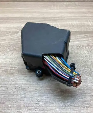 Audi A4 S4 B6 8E 8H Fuse module 8D1941824