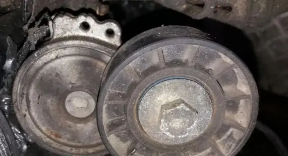 Fiat Ulysse Generator/alternator belt tensioner