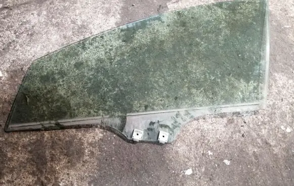 Mazda CX-7 Front door window glass four-door