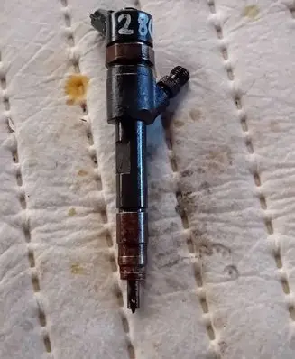 Renault Megane II Fuel injector 0445110280