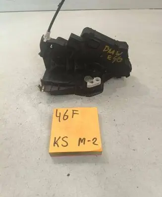 BMW 3 E46 Front door lock 