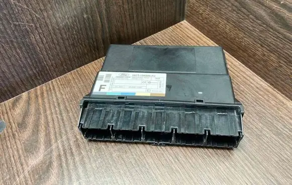 Ford Focus Comfort/convenience module 1S7T15K600FC