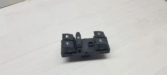 Skoda Octavia Mk2 (1Z) Electric window control switch 1Z0959858B