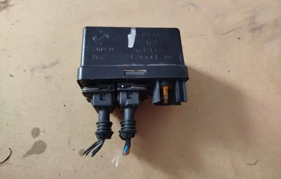Alfa Romeo 159 Glow plug pre-heat relay 55193073 PA66GF30 38430003