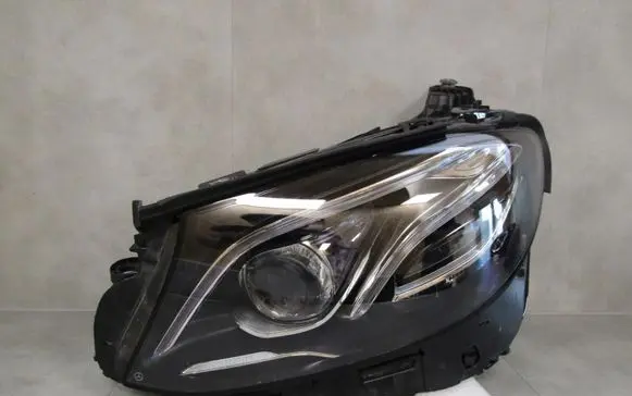 Mercedes-Benz E W124 Headlight/headlamp A2139067506
