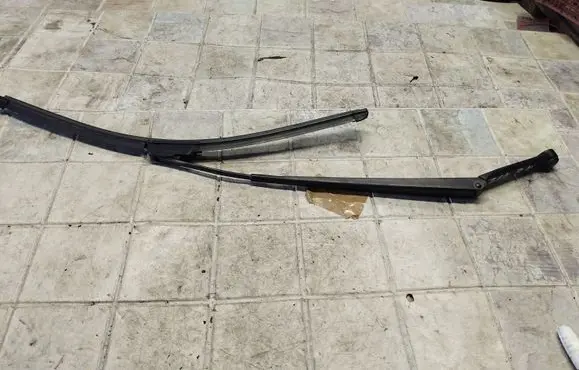 Audi A6 S6 C5 4B Front wiper blade arm 4B1955407A