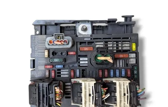 Peugeot 308 BSM Control unit 9664706280