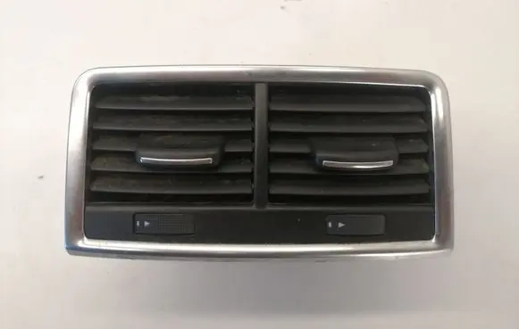 Audi Q7 4L Rear air vent grill 4L0819203