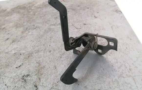 Skoda Octavia Mk2 (1Z) Engine bonnet/hood lock/latch loop/hook 1Z0823480E