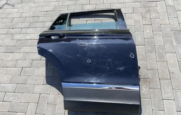 Volkswagen Tiguan Rear door 