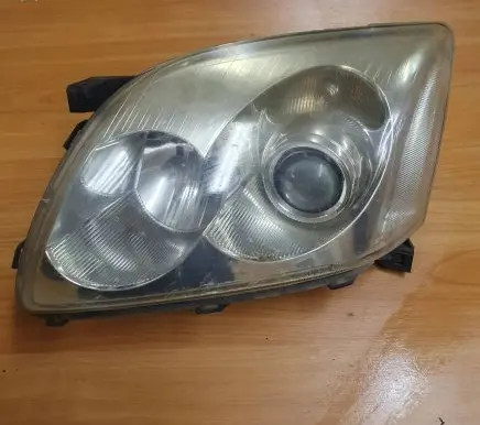 Toyota Avensis T250 Headlight/headlamp Koito0543