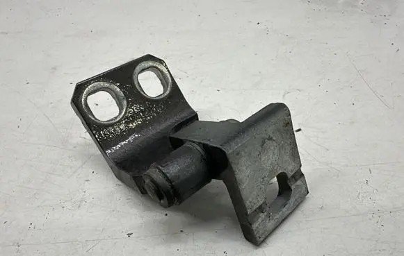 Maserati Ghibli Rear door lower hinge