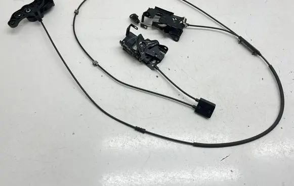 BMW X1 F48 F49 Engine bonnet/hood lock/catch 7431369 213217 7431370