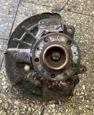 Volvo S80 Front wheel hub