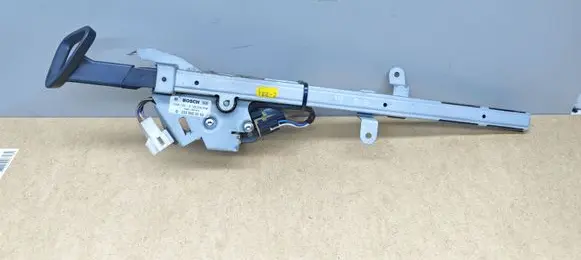 Mercedes-Benz CLK A209 C209 Seat belt adjustment motor 2038600282