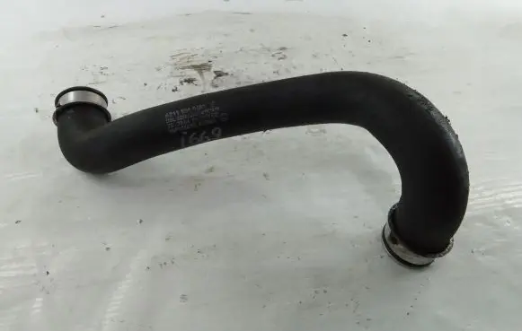 Mercedes-Benz CLS C219 Engine coolant pipe/hose A2115015482