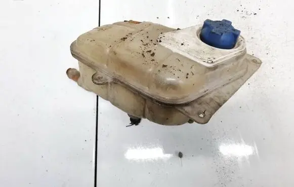 Coolant expansion tank/reservoir