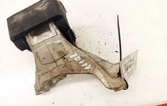 Honda FR-V Engine mount bracket 