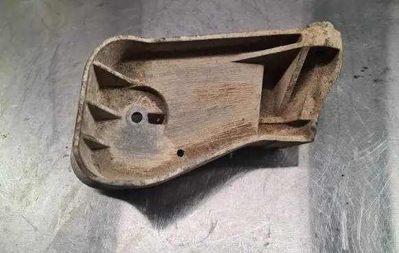 Volvo S80 Engine mounting bracket 9186440 7083