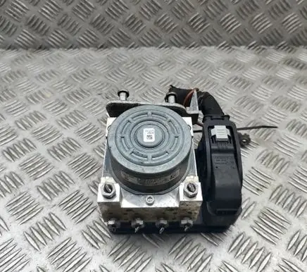 Mercedes-Benz C W205 ABS Pump A2539011400 A2534310200