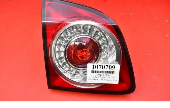 Volkswagen Golf V Rear/tail lights 5M0945093J
