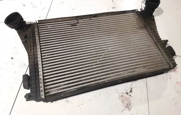 Volkswagen PASSAT B6 Intercooler radiator 