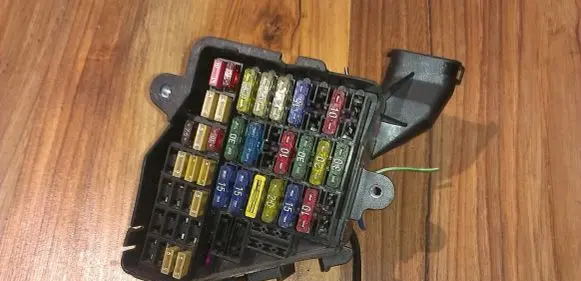 Volkswagen PASSAT B5 Fuse box set 8d2941824